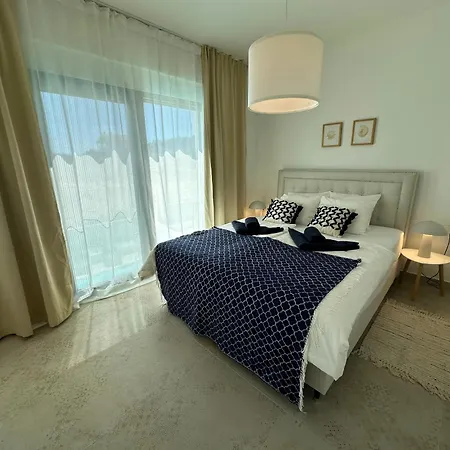 Semesterbostad Lemon Navy House